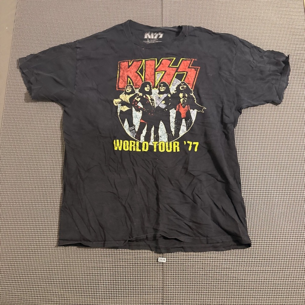 KISS World Tour '77 Graphic T-Shirt Black Size L
